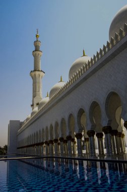 Abu Dhabi, Birleşik Arap Em'Şeyh Zayed Camisi genel görünümü