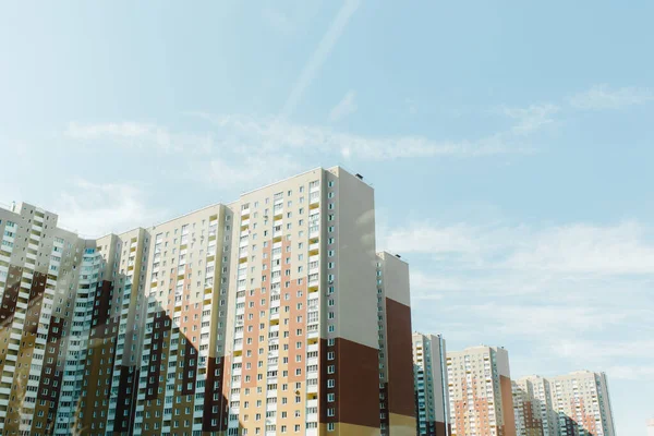 Bâtiments Modernes Grande Hauteur Dans Ville Sur Fond Ciel — Photo