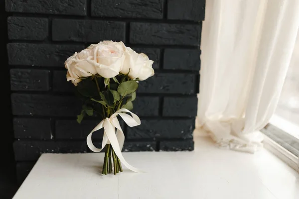 Wedding Bouquet Roses Front Background Black Wall Wedding Preparation — Stock Photo, Image