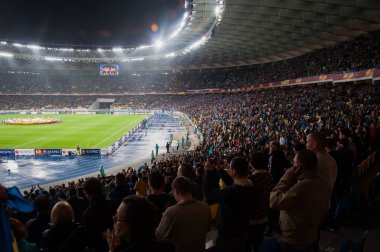 KYIV, UKRAINE - 14 Mayıs 2015 UEFA Avrupa Ligi yarı final maçı NSK Olimpiyskyi Stadyumu 'nda FC Dnipro ve FK Napoli arasında başladı. Futbol mu?