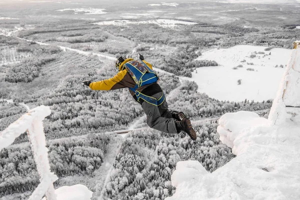 Winter base-jumpen — Stockfoto