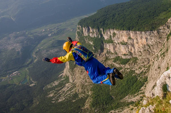 Base jump with mountains — Stock Photo, Image