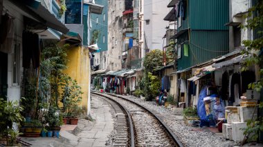 Şehirdeki demiryolu, Hanoi.