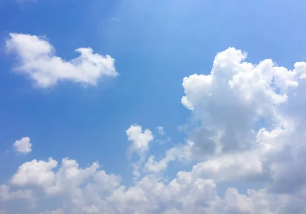 青い空の白い雲 — ストック写真