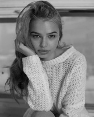 Güzel bir kadının portresi.