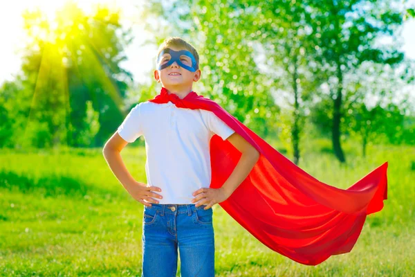 Superheld kleiner Junge — Stockfoto