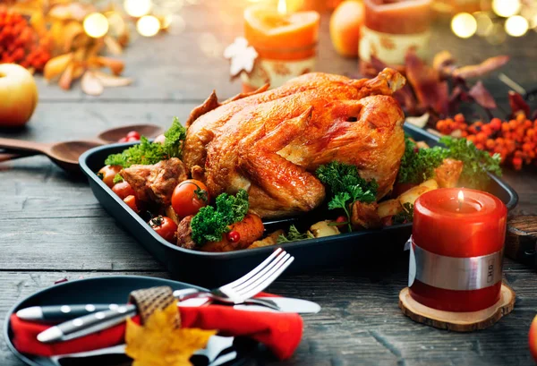 Svátek Pečené Turecko Vánoční Večeři Rozostřeného Pozadí — Stock fotografie