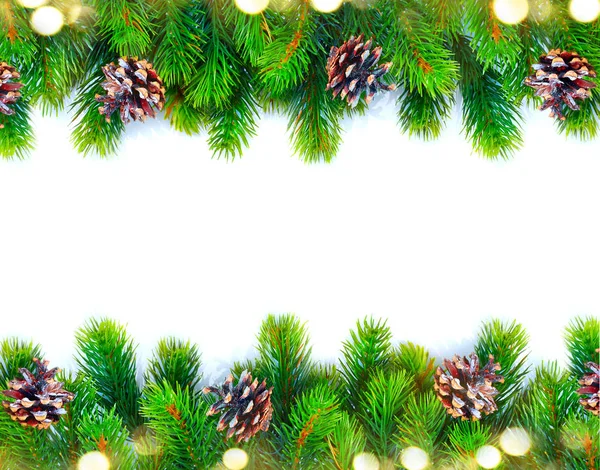 Kerstboom Met Kegels Takken Geïsoleerd Wit — Stockfoto