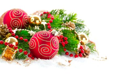 Beyaz arka plan üzerinde kırmızı Noel dekorasyon Görünümü Kapat