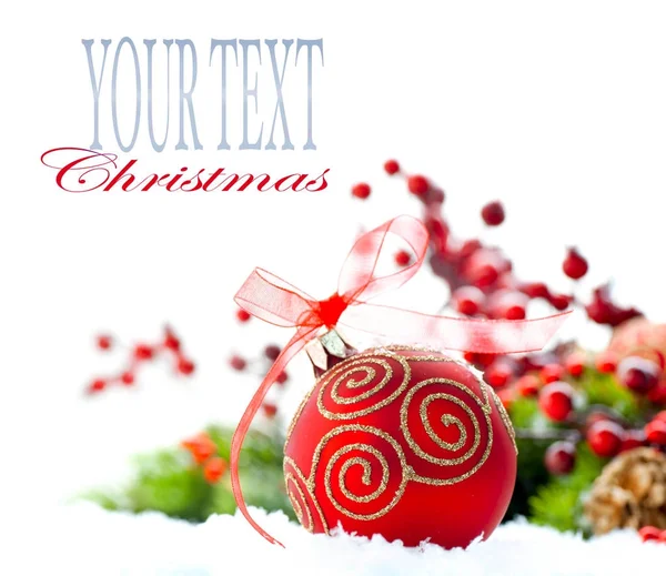 Kerstdecoratie Met Spar Takken Witte Achtergrond Met Ruimte Voor Tekst — Stockfoto