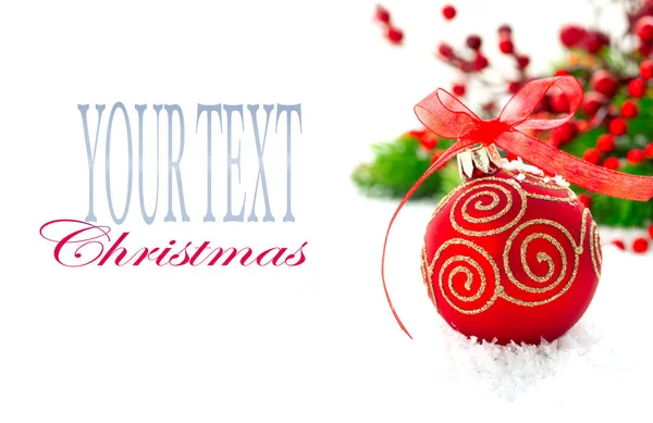 Beyaz arka plan üzerinde kırmızı Noel dekorasyon Görünümü Kapat