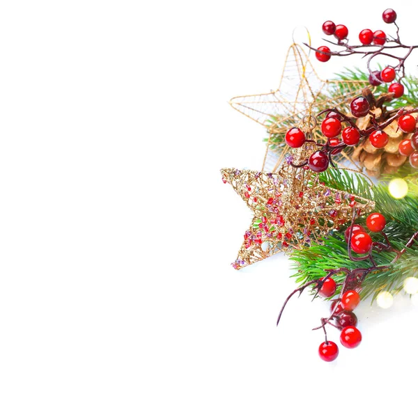 Kerst Decoratieve Sterren Met Spar Takken Witte Achtergrond — Stockfoto