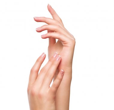 Fransız manikür beyaz zemin üzerine izole kadın elle