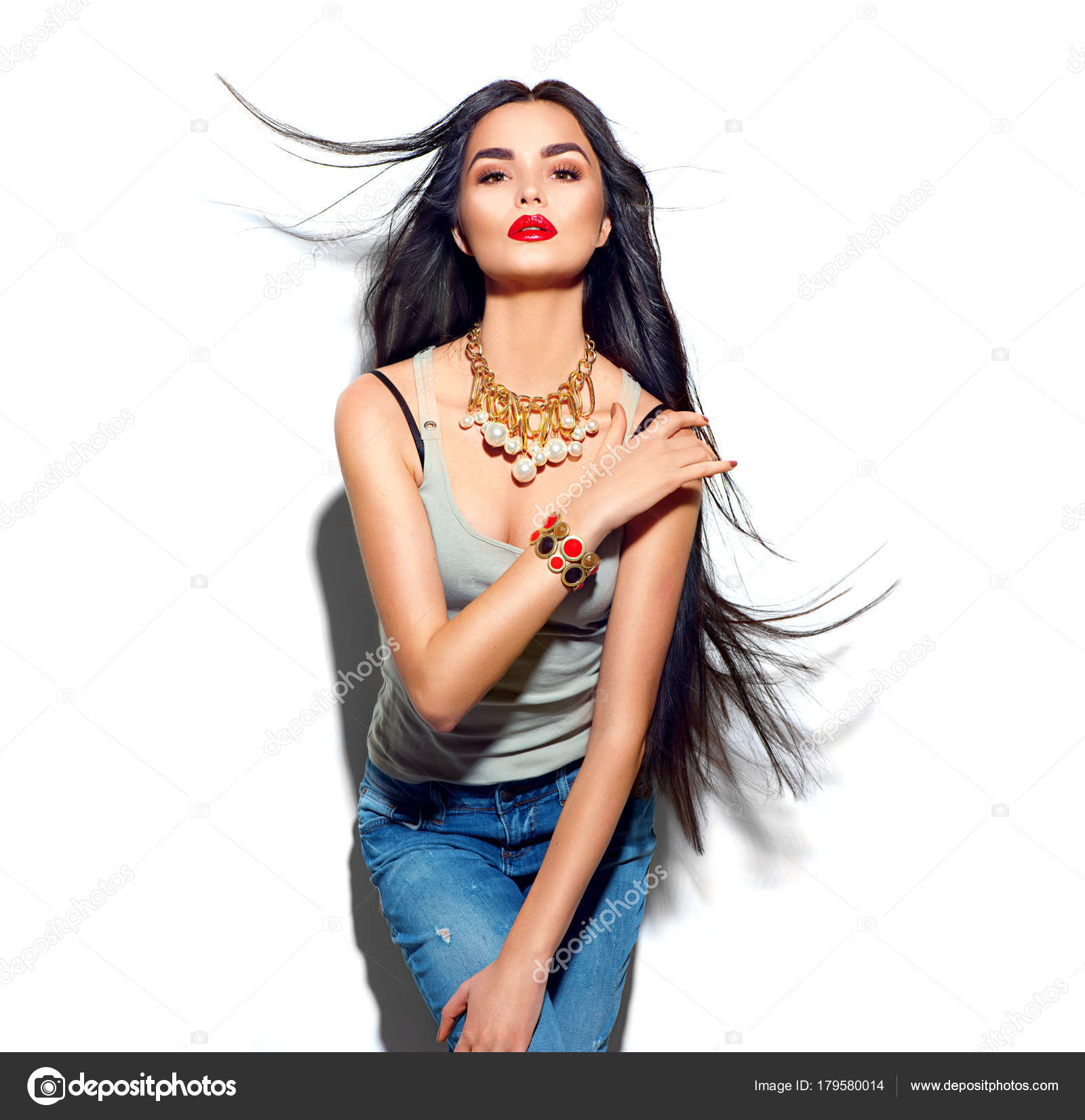 Fashion Model Girl Straight Hair Golden Accessories Stock Photo by ©Subbotina 179580014