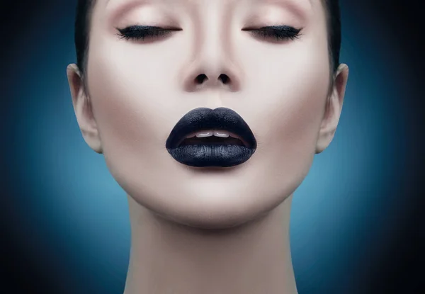 Modelo Chica Retrato Con Moda Gótico Negro Maquillaje —  Fotos de Stock