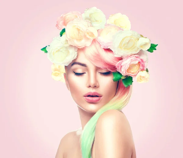 Woman Fashion Makeup Peonies Wreath Head — Stock Photo, Image