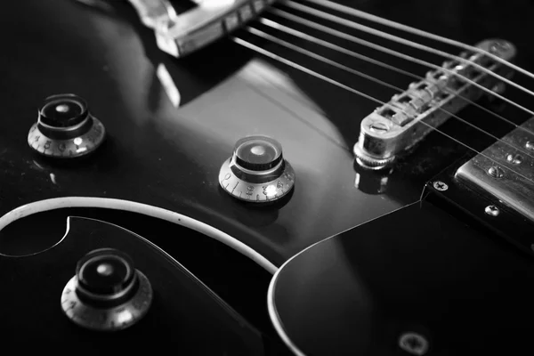 Акустична гітара крупним планом — стокове фото