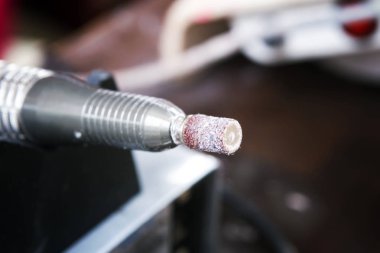 Elektrikli tırnak törpüsü