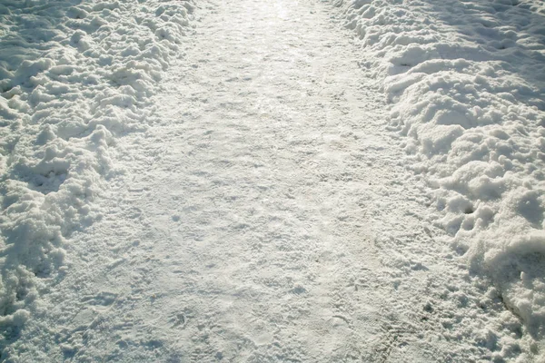 Winter sneeuw bedekte weg — Stockfoto