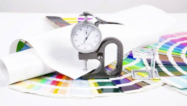 objektif ve pantone. 