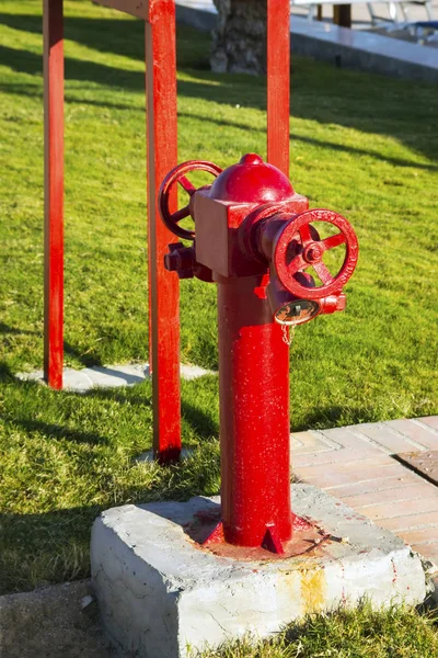 Red fire valve — Stock Photo, Image