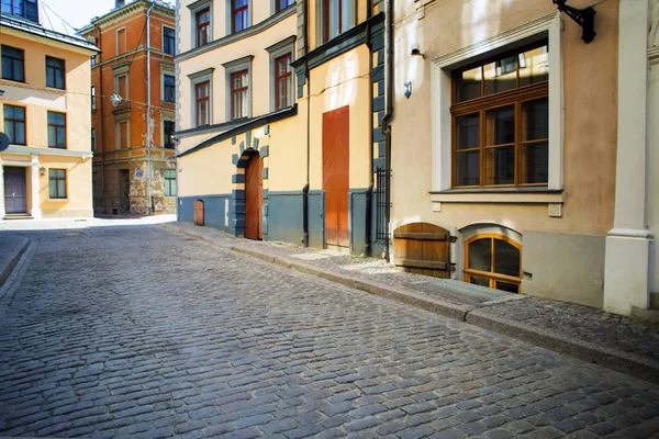 Strada senza persone la mattina presto — Foto Stock