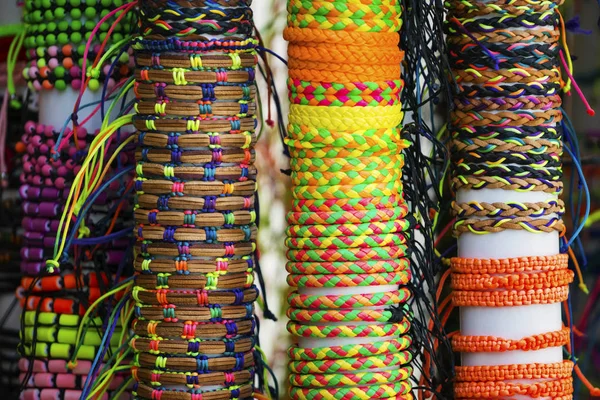 Conjunto de pulseiras coloridas — Fotografia de Stock