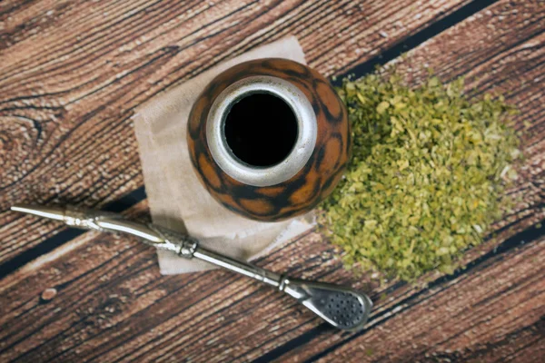 Yerba mate Kupası ve saman — Stok fotoğraf