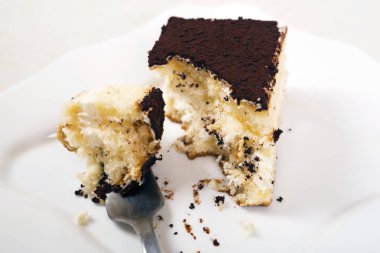 Çikolatalı kek yeme