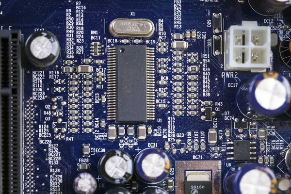 Placa de computador azul obsoleta, detalhe da tecnologia — Fotografia de Stock