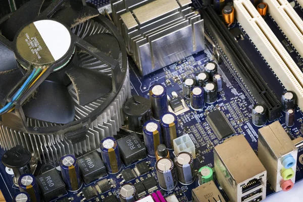 Placa de computador azul obsoleta, detalhe da tecnologia — Fotografia de Stock