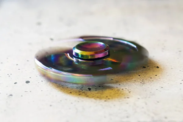 Fidget dedo spinners estresse, brinquedo alívio da ansiedade — Fotografia de Stock