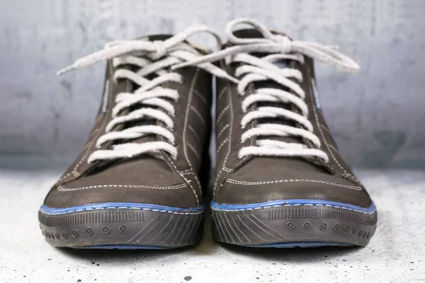 Dvojice Pánské sportovní obuv — Stock fotografie