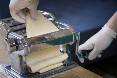 Taze makarna elle yapımı