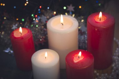 Mumlar yanan ile natürmort