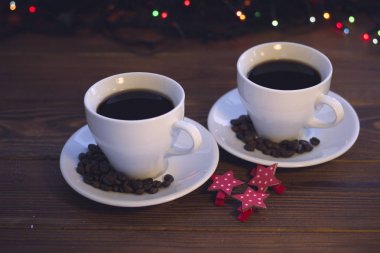 Noel natürmort daireler ile iki kahve fincanı ile