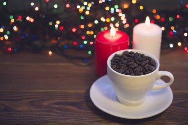 Natürmort bir fincan kahve ve mum