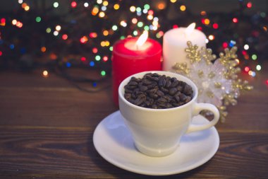 Natürmort bir fincan kahve ve mum