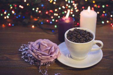 Natürmort bir fincan kahve ve mum