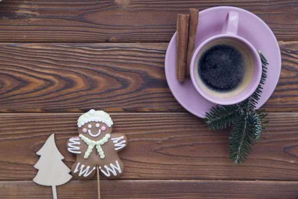 Boże Narodzenie rustykalne drewniane tła z gałęzie drzewa jodły i kawa — Zdjęcie stockowe