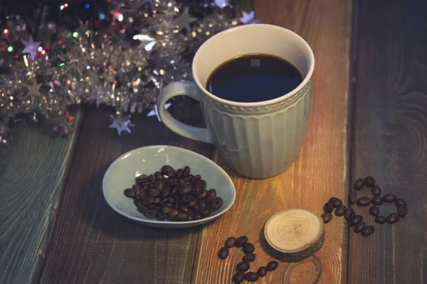 Bir fincan kahve ile natürmort ve 2018 yazıt