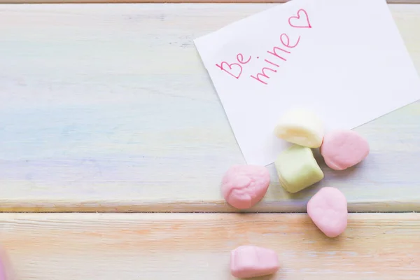Be mine note and gummy fruit — Stock Photo, Image