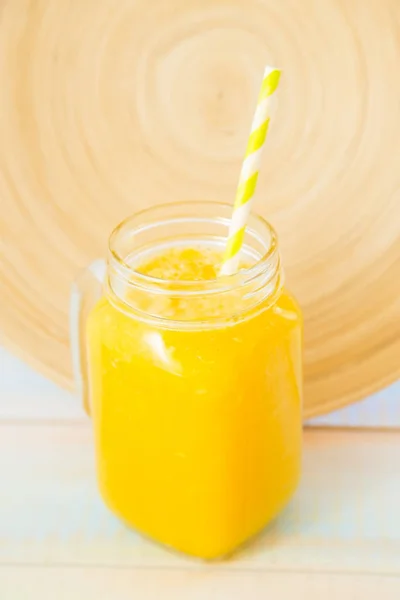 Świeże owoce smoothie — Zdjęcie stockowe