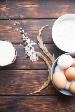 Süt ve yumurta ile pişirme