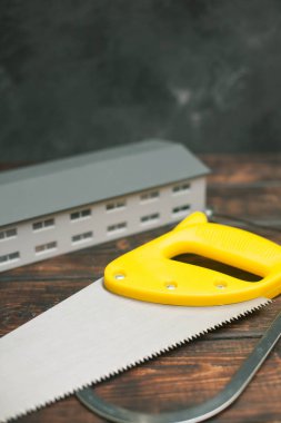 İnşaat ve onarım araçları kümesi