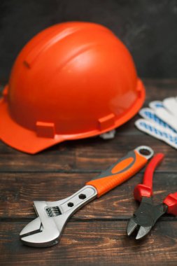 İnşaat ve onarım araçları kümesi