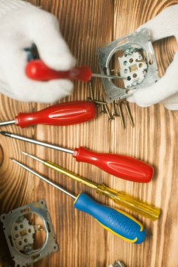 İnşaat ve onarım araçları kümesi