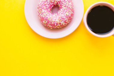 Pasta ve meyve Kahvaltı