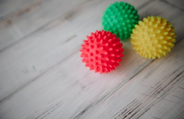 Evcil hayvan için renkli kauçuk top oyuncaklar