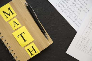 Matematik kavram balck taş zemin üzerine